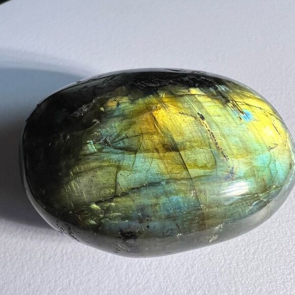 Labradorite Crystal Round Palmstone (6) - Picture 6 of 10